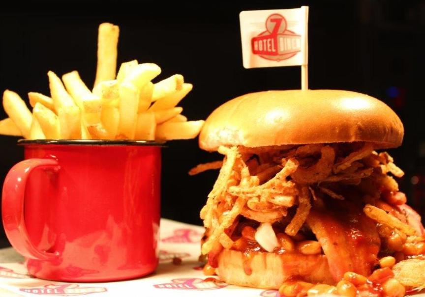 7Hotel Diner Halstead  Dış mekan fotoğraf